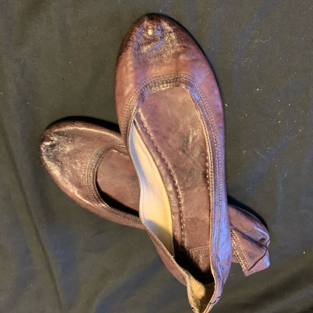 BNWOT!! Elegant Burgundy Leather Ballet Flats